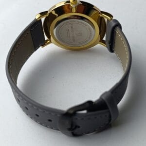 Elegant Universe Point Watch with Unique Ripple Dial