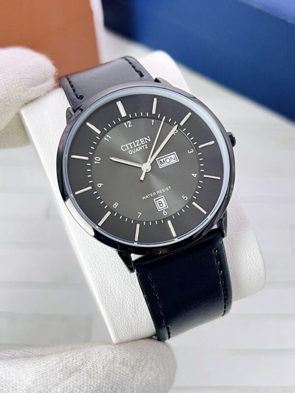 Sleek Citizen Quartz Men's Watch with Black Case & Grey Dial - Image 5
