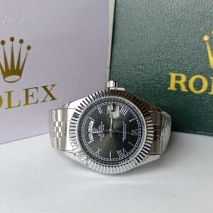 A Glimpse of Gold: The Rolex Date: