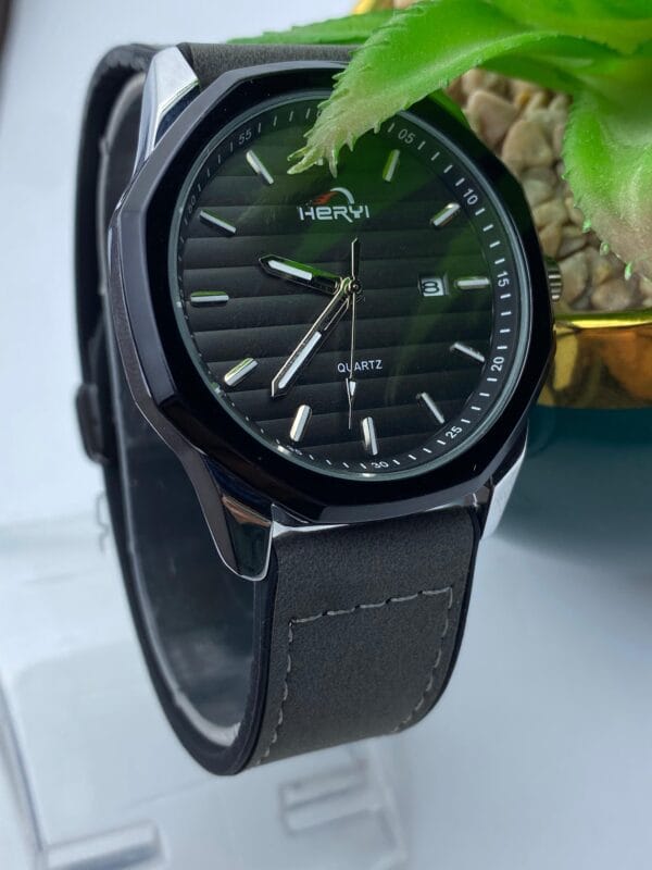 HERYI Men's Tonneau Case Watch with Dark Dial, Super Silicone Strap & Magnetic Lock - Image 7