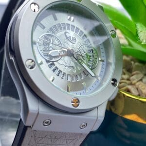 Bold Precision: The Striking HUB Quartz Watch