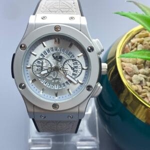 Bold Precision: The Striking HUB Quartz Watch