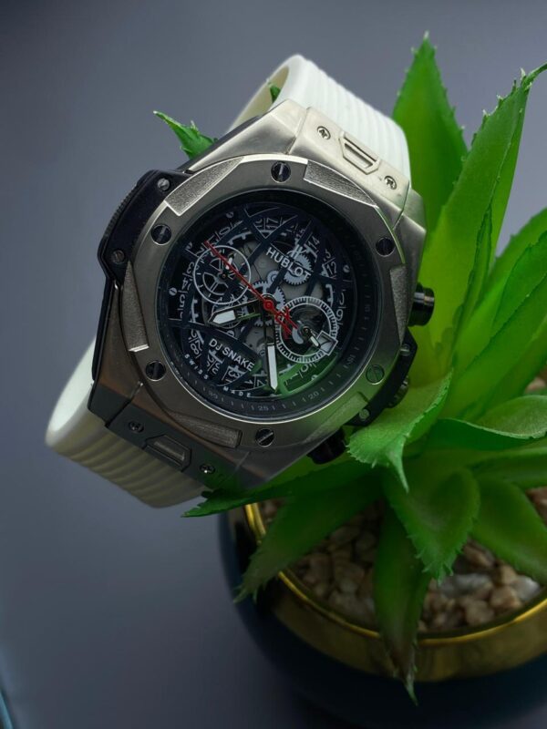 Chromatic Statement: The Iridescent Hublot Timepiece - Image 8