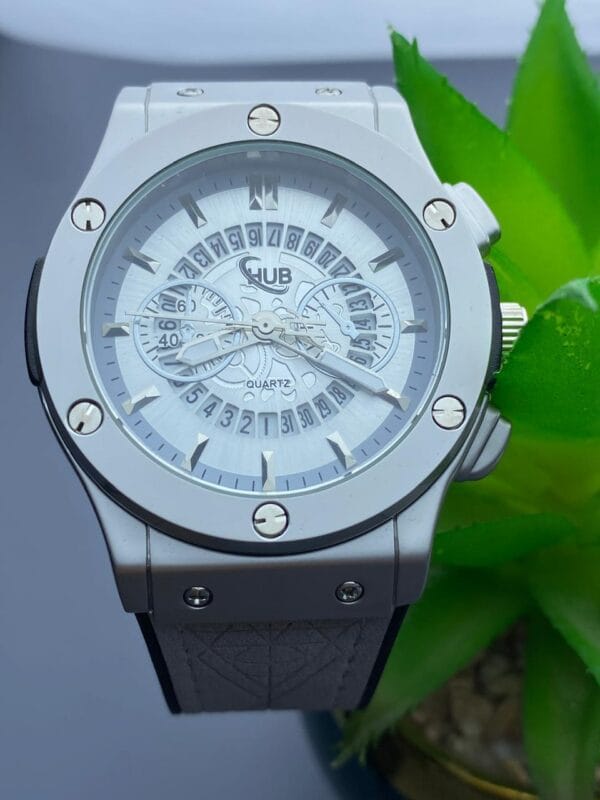 Bold Precision: The Striking HUB Quartz Watch - Image 9