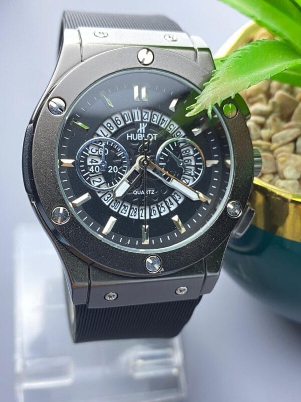 Bold Precision: The Striking HUB Quartz Watch - Image 6