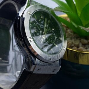 Bold Precision: The Striking HUB Quartz Watch