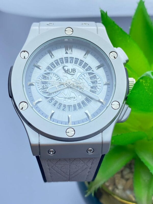Bold Precision: The Striking HUB Quartz Watch - Image 11