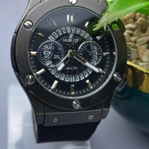 Bold Precision: The Striking HUB Quartz Watch