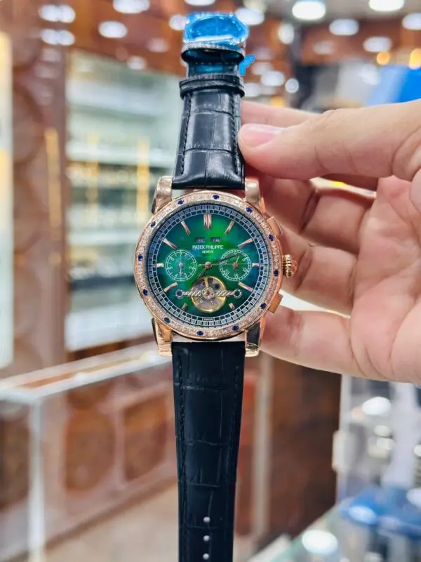 Masterful Complications: The Patek Philippe Annual Calendar Chronograph - Image 4