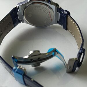 Patek Philippe Nautilus BLUE Dial Quartz Watch with MasterLock Clasp – Premium Design