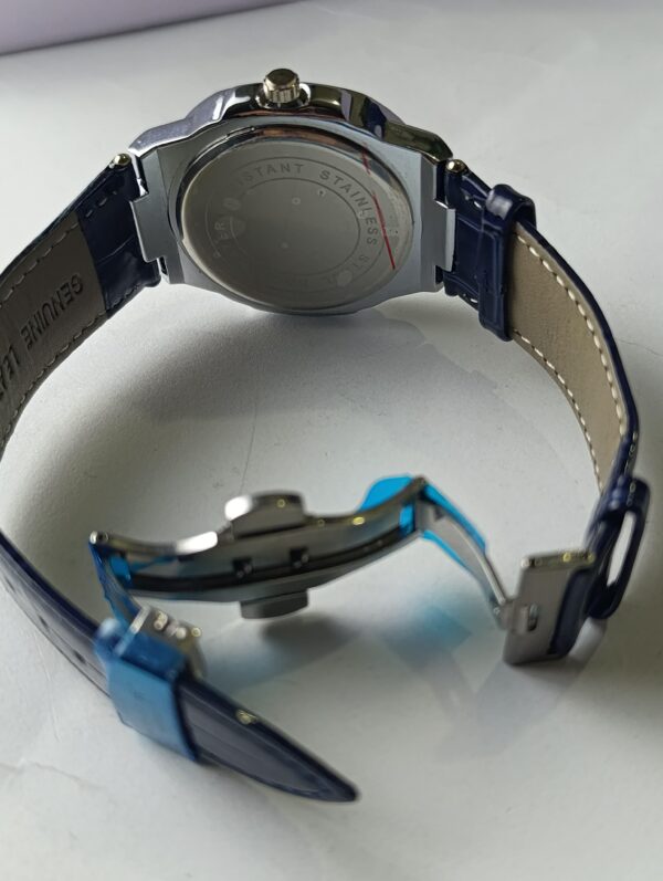 Patek Philippe Nautilus BLUE Dial Quartz Watch with MasterLock Clasp – Premium Design - Image 3