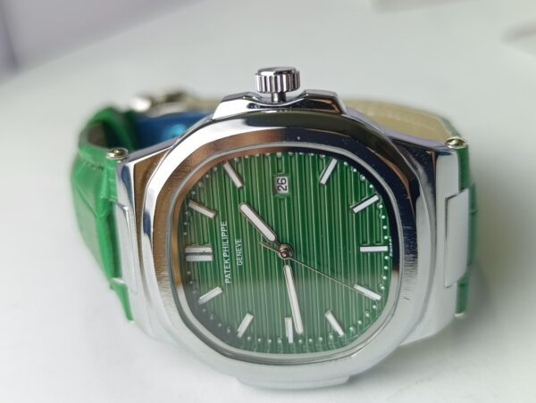Patek Philippe Nautilus Green Dial Quartz Watch with MasterLock Clasp – Premium Design - Image 5
