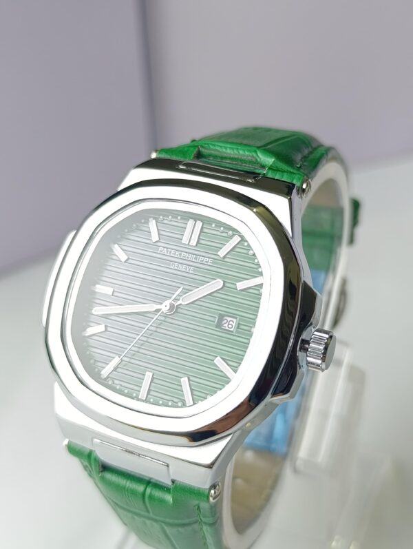 Patek Philippe Nautilus Green Dial Quartz Watch with MasterLock Clasp – Premium Design - Image 2