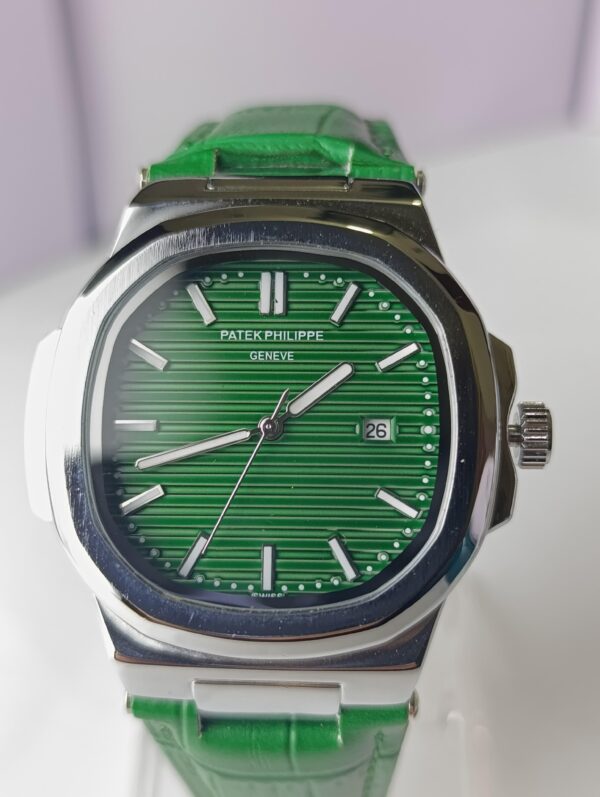 Patek Philippe Nautilus Green Dial Quartz Watch with MasterLock Clasp – Premium Design - Image 3