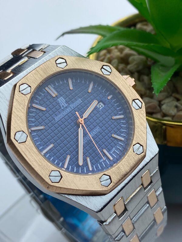 Bold Elegance: Audemars Piguet Royal Oak - Image 5