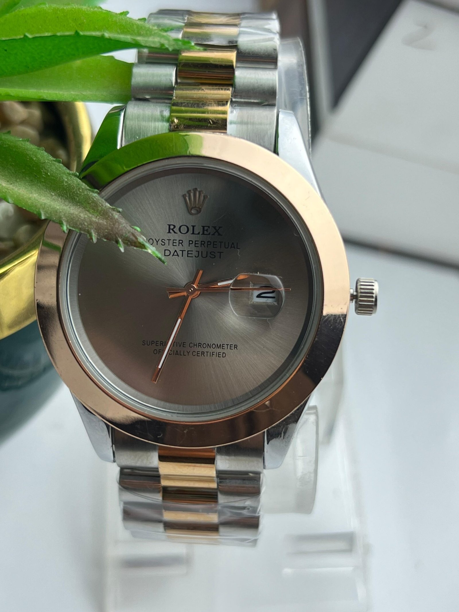 Two-Tone Rolex Datejust with Fluted Rose Gold Bezel & Black Dial - Image 10