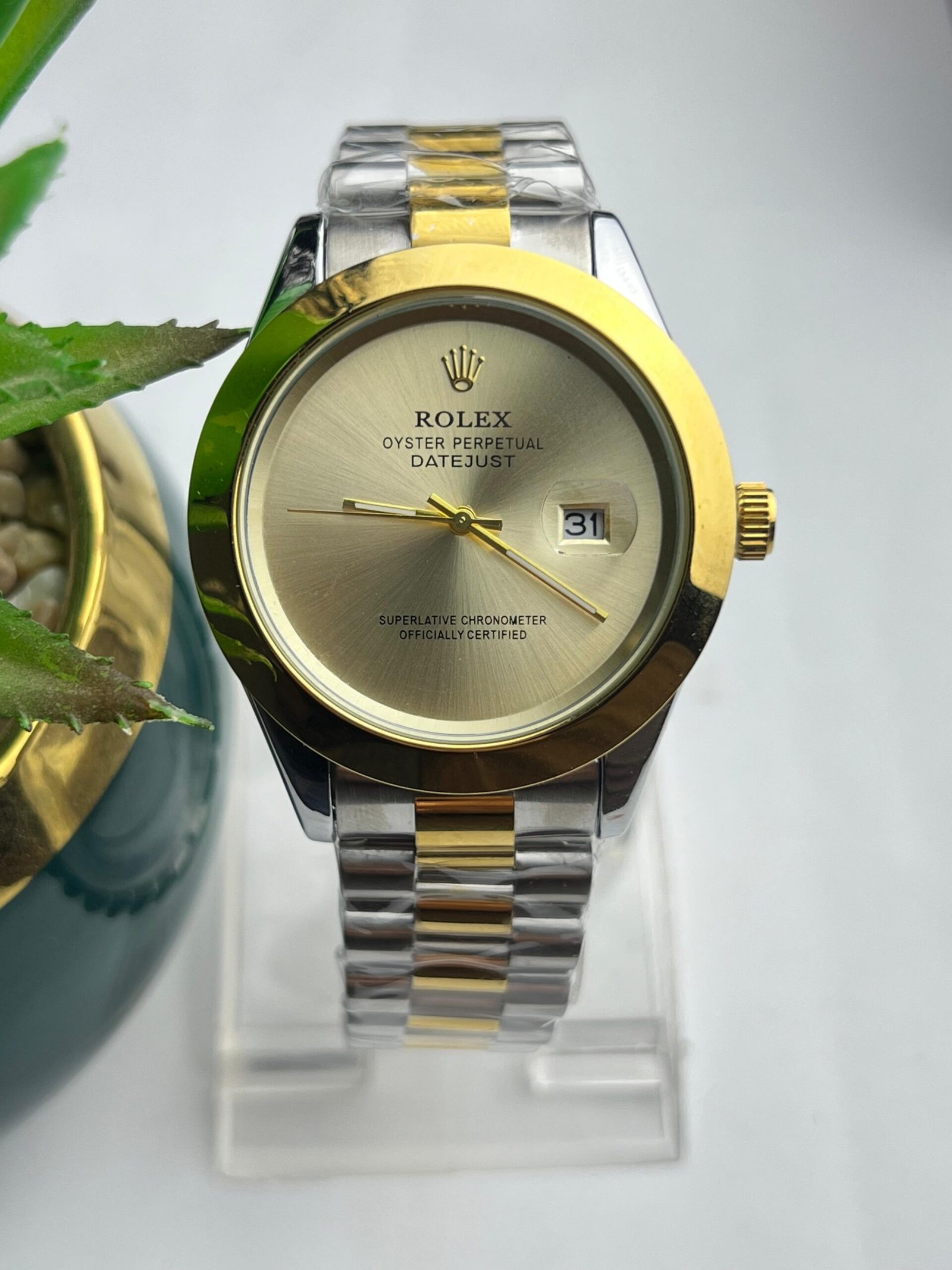 Two-Tone Rolex Datejust with Fluted Rose Gold Bezel & Black Dial - Image 2