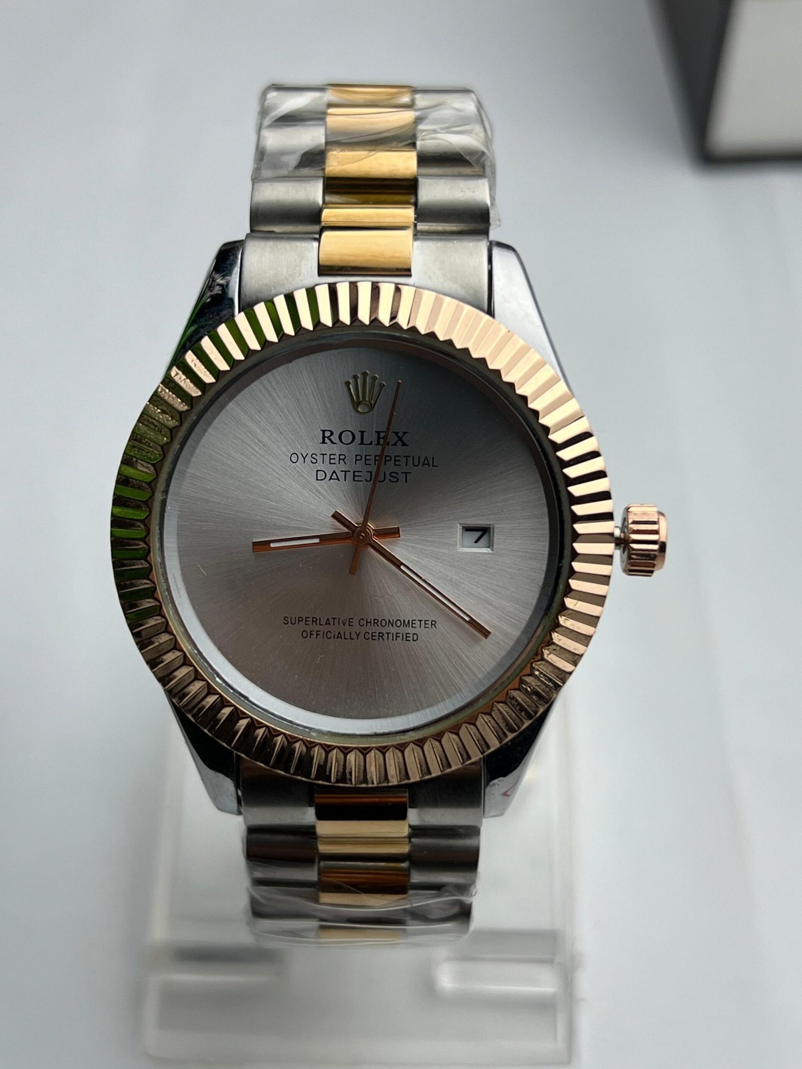Two-Tone Rolex Datejust with Fluted Rose Gold Bezel & Black Dial - Image 9