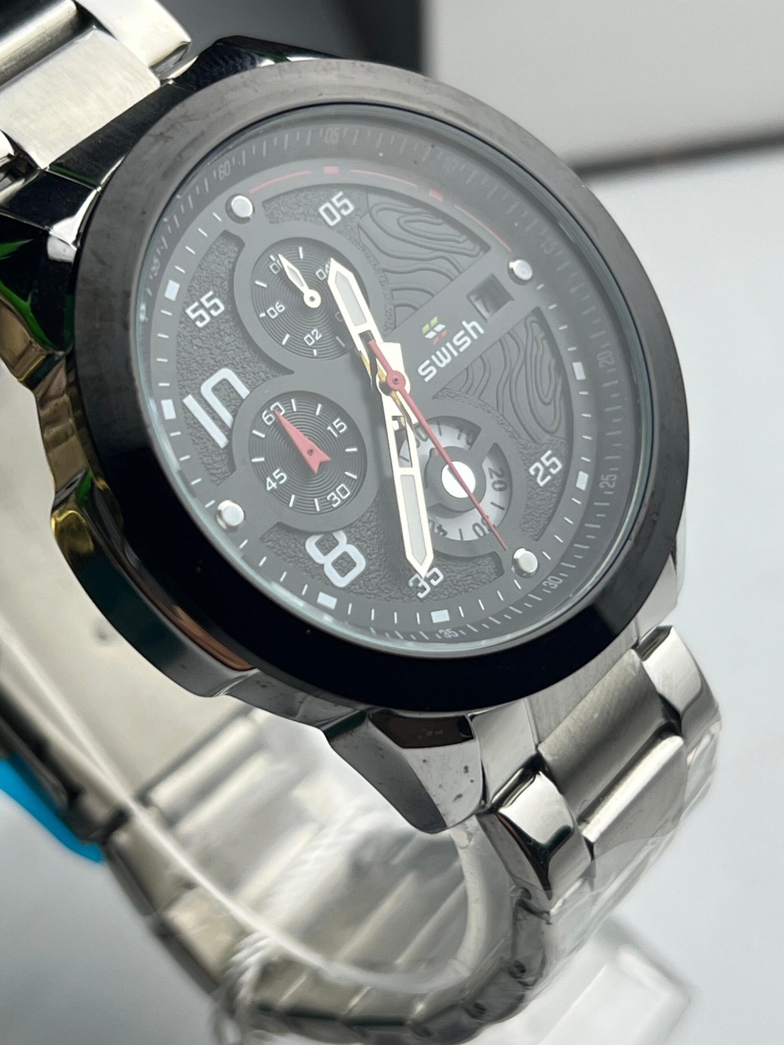 Swish Men's Luxury Quartz Watch – Gold Stainless Steel with Chronograph Features - Image 3