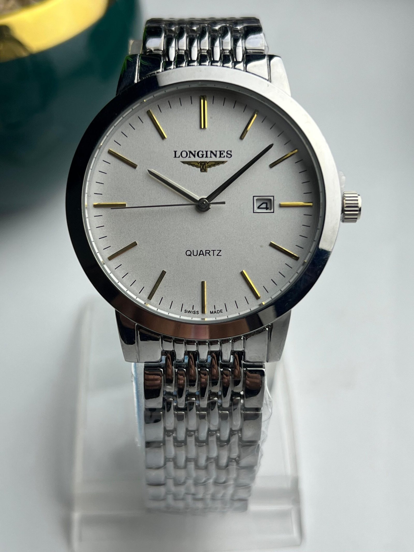 Elegant Longines Quartz Watch - Classic Silver & Gold Tone - Image 2