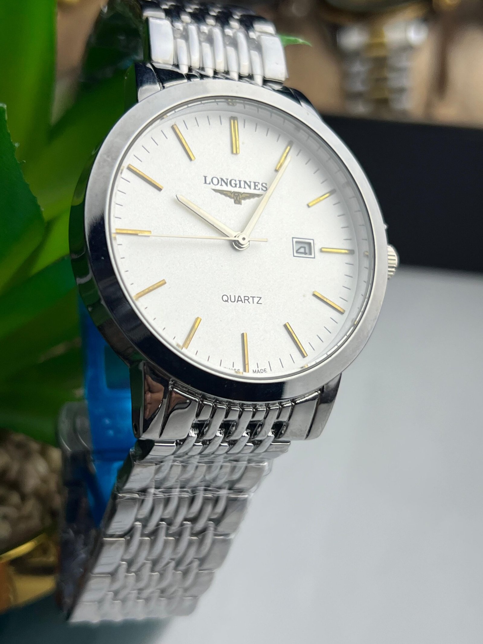 Elegant Longines Quartz Watch - Classic Silver & Gold Tone - Image 3